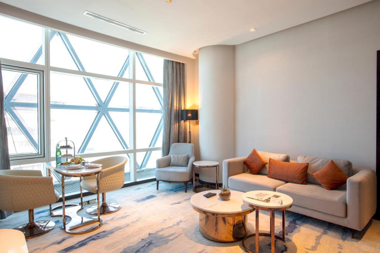 Century Marina Hotel - Lusail 외부 사진 A living room at the hotel