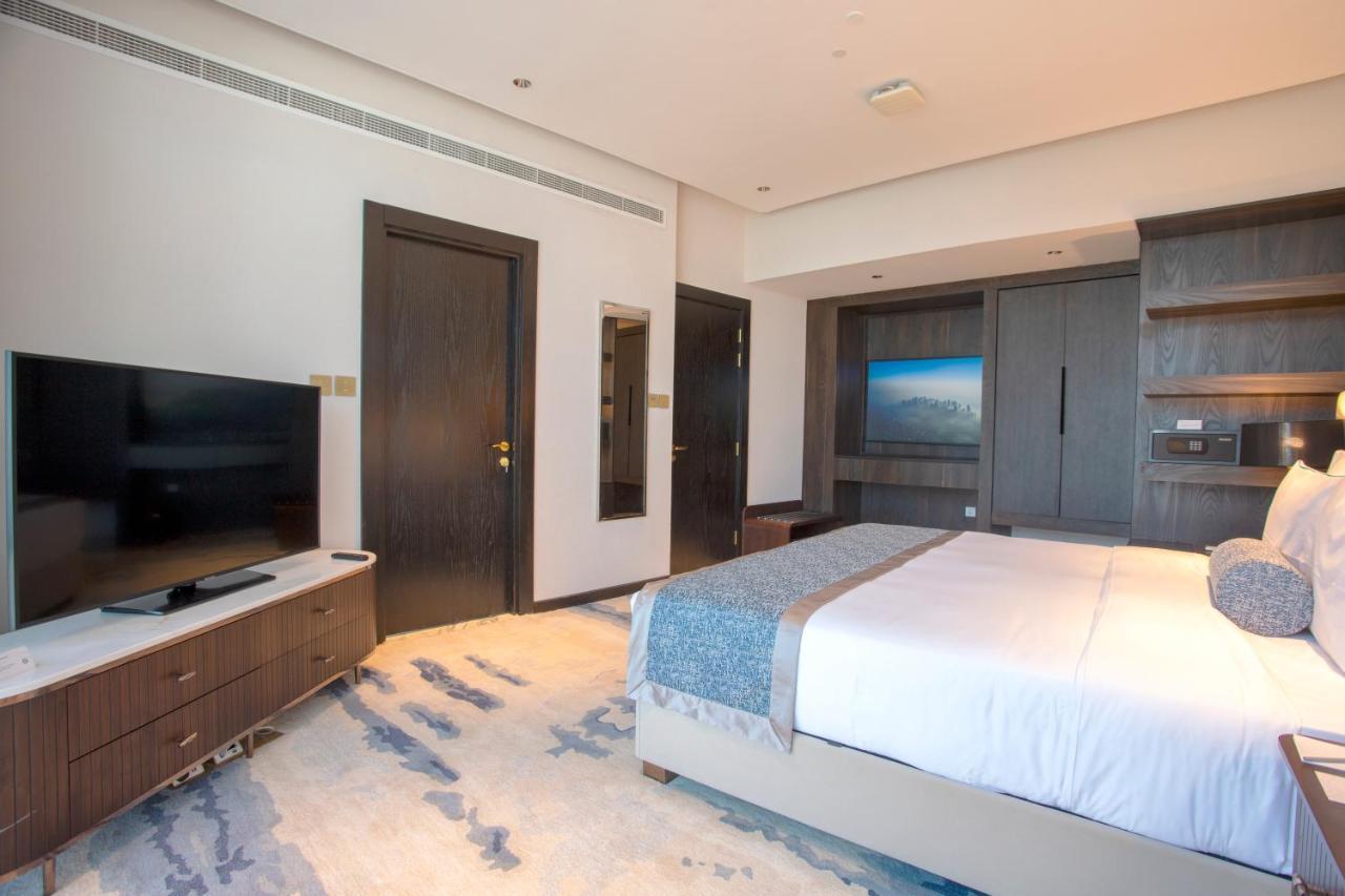 Century Marina Hotel - Lusail 외부 사진 A bedroom at the hotel
