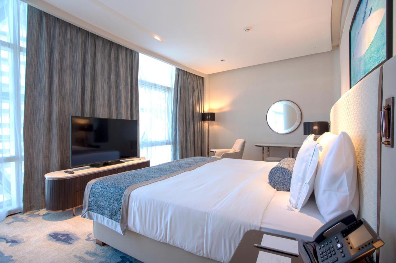 Century Marina Hotel - Lusail 외부 사진 A bedroom at the hotel