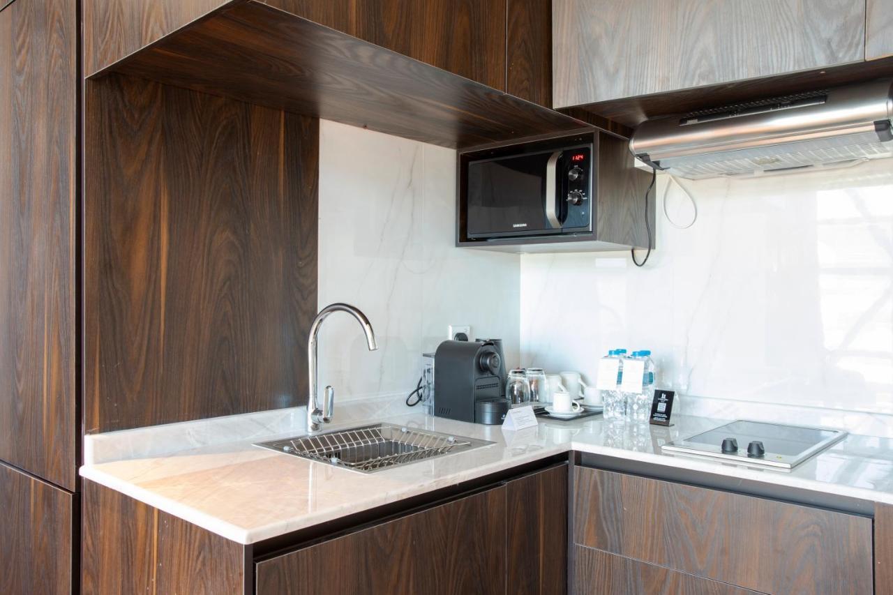 Century Marina Hotel - Lusail 외부 사진 A kitchen in a hotel