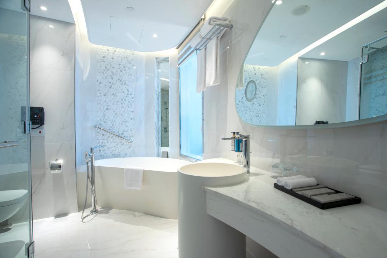 Century Marina Hotel - Lusail 외부 사진 Bathroom