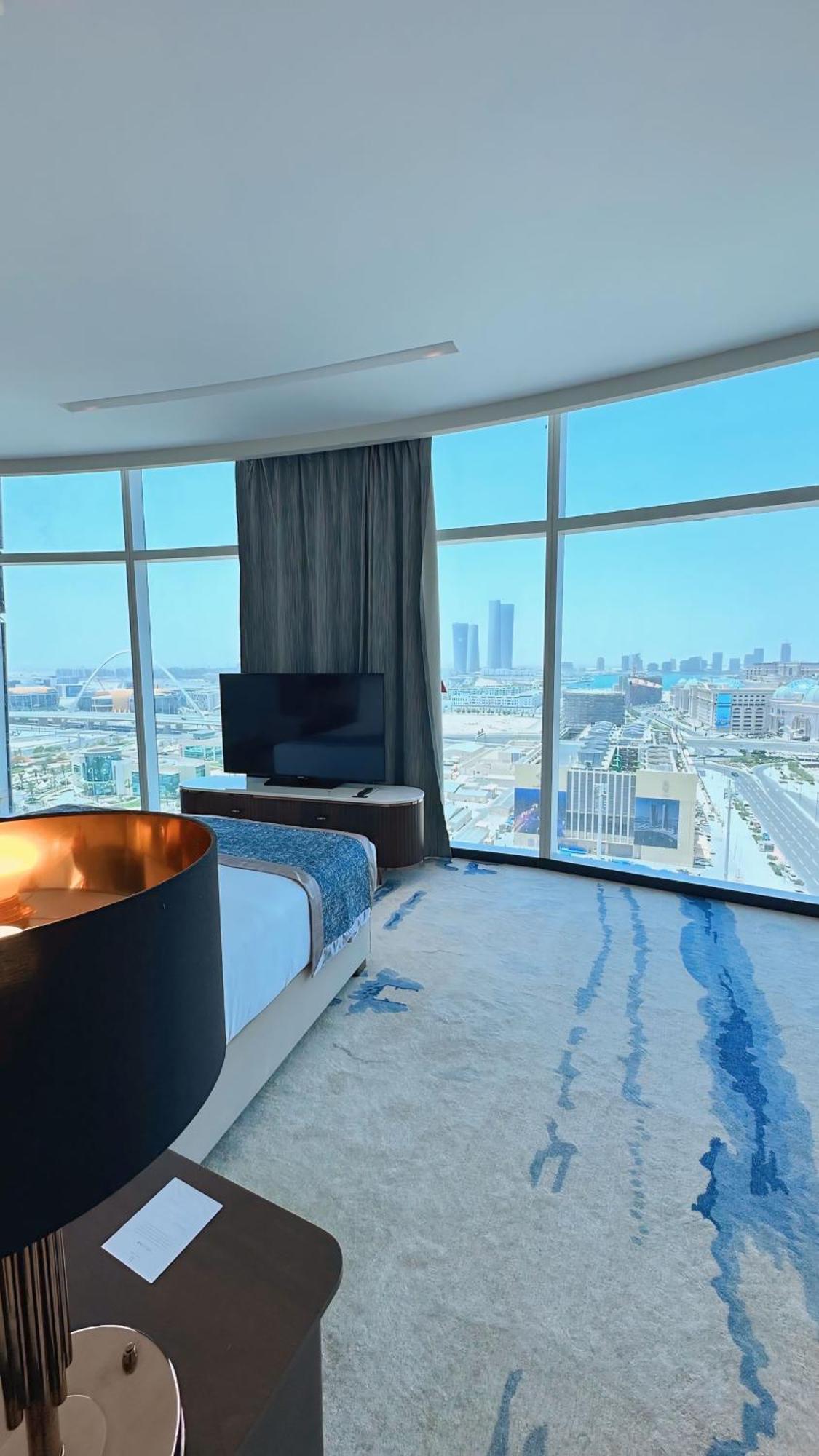 Century Marina Hotel - Lusail 외부 사진 A bedroom at the hotel