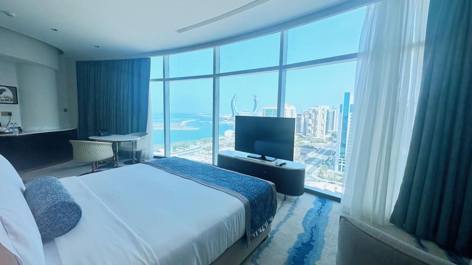 Century Marina Hotel - Lusail 외부 사진 A bedroom at the hotel